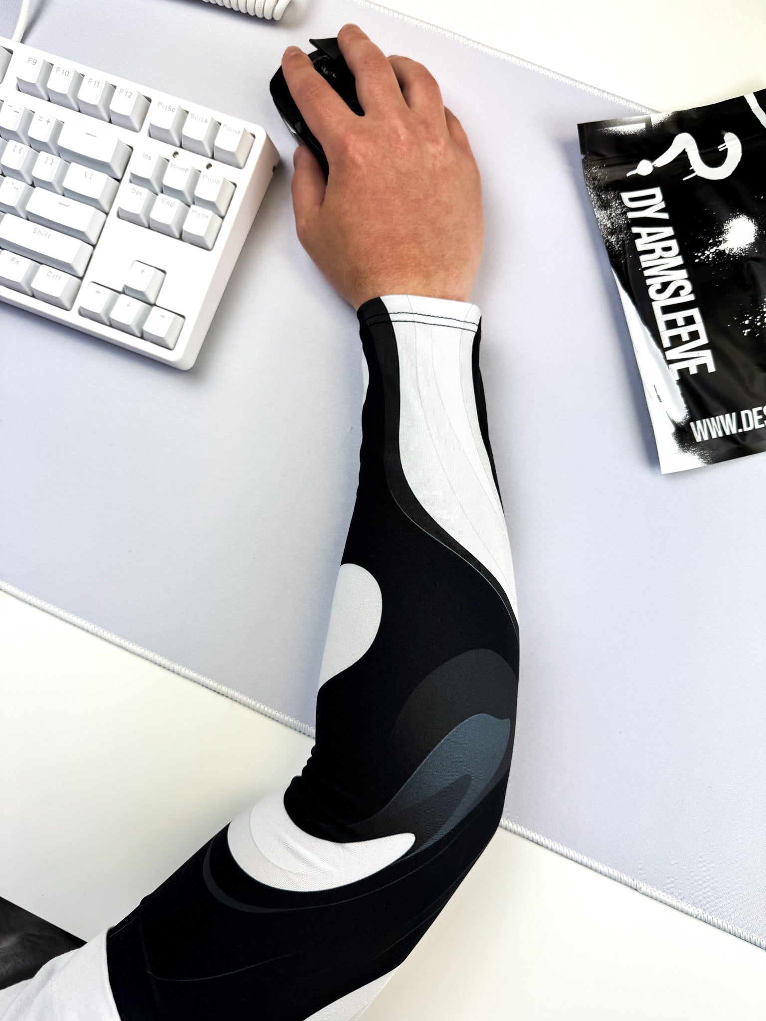 DY PERFORMANCE-GAMING ARMSLEEVE-LIQUID